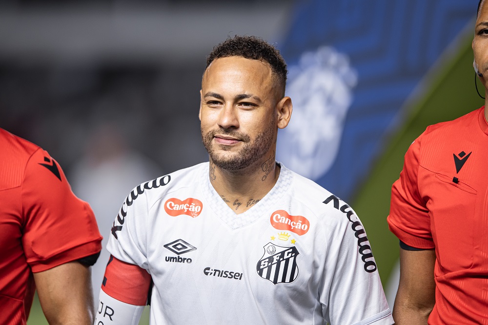 Neymar testa negativo para covid-19 e pode retomar atividades com o Santos