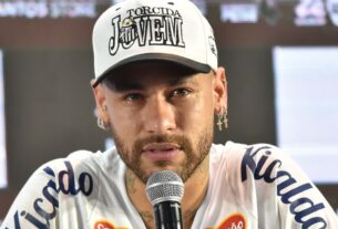 Neymar testa positivo para covid-19 e é afastado pelo Santos