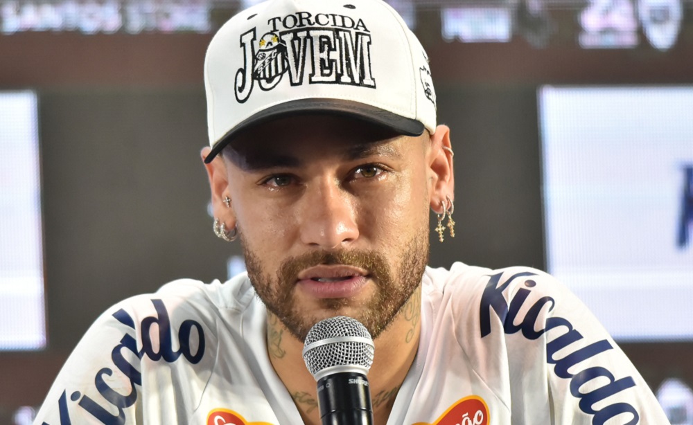Neymar testa positivo para covid-19 e é afastado pelo Santos