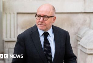 'Nojento' dizer que o Reino Unido tem um sistema de justiça de dois níveis, disse ao procurador-geral da BBC
