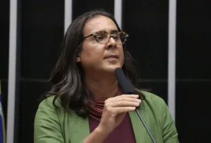 'O Congresso nunca aprovou uma lei para a população LGBT+', denuncia Duda Salabert