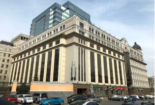 O empresário israelense compra shopping center, centro de negócios no centro de Kiev