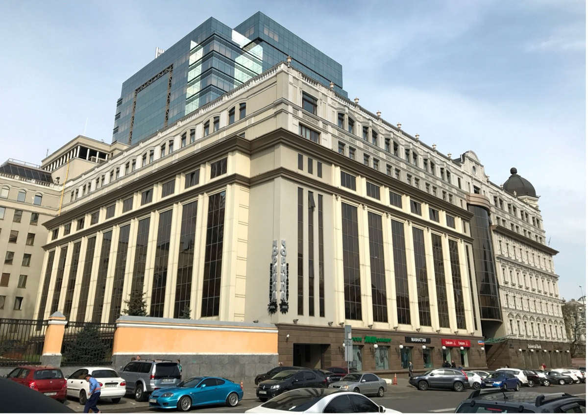 O empresário israelense compra shopping center, centro de negócios no centro de Kiev