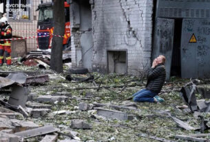 O pedágio de lesões fica aos 99 anos em greves de Kyiv, enquanto os socorristas continuam trabalhando