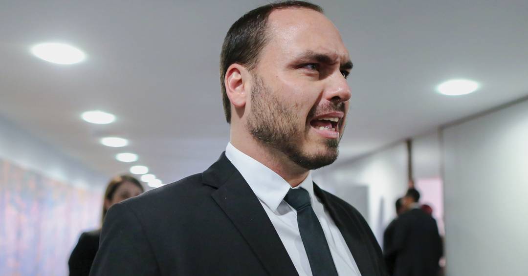 O ‘protesto’ de Carlos Bolsonaro sobre o caso do M...
