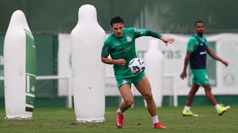 Palmeiras se prepara para Mundial e conta com experiência de Raphael Veiga