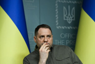 Politico diz que Washington "teve" com Yermak
