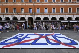 Protestos marcam expectativa para casamento de Jeff Bezos em Veneza