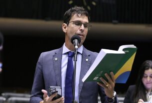 Quem não está aqui é porque não tem vontade de trabalhar, diz deputado durante sessão esvaziada