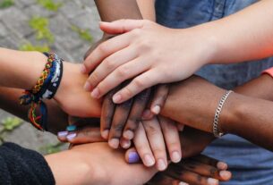 RN sanciona lei que proíbe nomeação de condenados por racismo, homofobia e transfobia