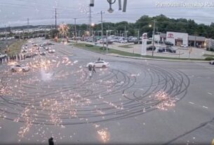 Racha com manobras ilegais e fogos de artifício fecha interseção movimentada nos EUA; veja vídeo