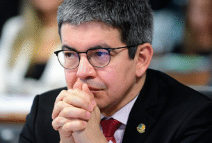 Randolfe Rodrigues defende aumento de taxação de bets e debate sobre CSLL: ‘É razoável’
