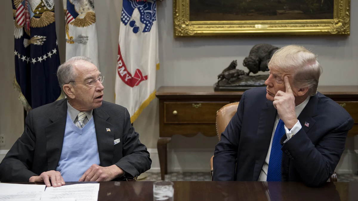 'Reagan se manteve firme' - os republicanos perdem a paciência com a 'gestão de escalação' de Trump