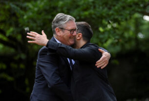 Reino Unido e Ucrânia concordam em aprofundar os laços quando Zelensky se reúne com Starmer