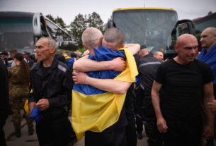Rússia, Ucrânia se acusam de atrasar a troca de prisioneiros de guerra