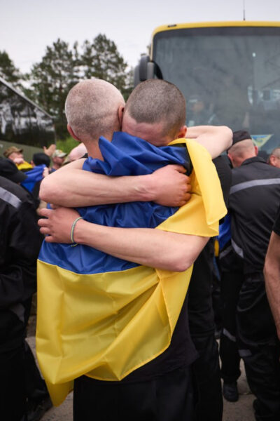Rússia, Ucrânia se acusam de atrasar a troca de prisioneiros de guerra