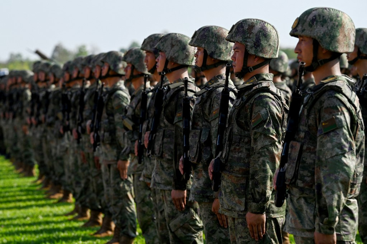 Rússia para treinar tropas chinesas para combater armas da OTAN - Hur
