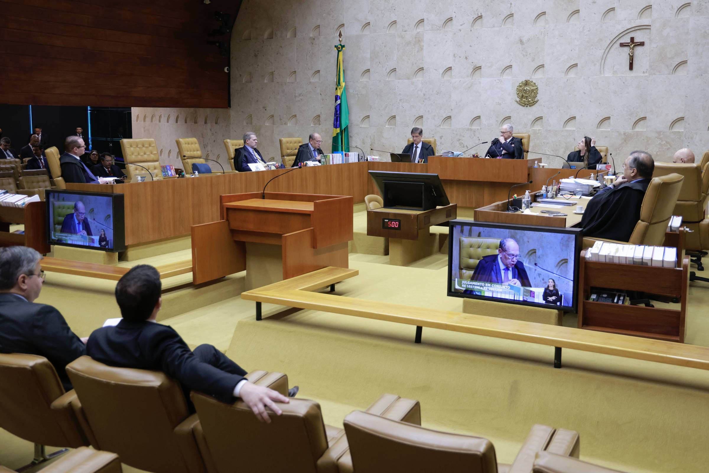STF: Grau de responsabilidade de big techs tem divergência - 11/06/2025 - Poder