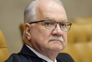 Ministro Edson Fachin em sessão plenária do STF