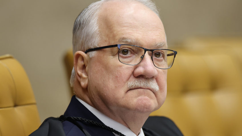 Ministro Edson Fachin em sessão plenária do STF