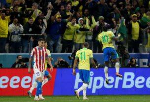 Seleção vence o Paraguai, garante vaga na Copa, mas futuro é incerto