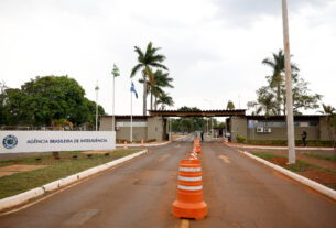 Servidores da Abin pedem demissão de diretor-geral - 17/06/2025 - Poder