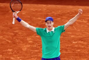 Sinner vence Djokovic e vai enfrentar Alcaraz na final de Roland Garros