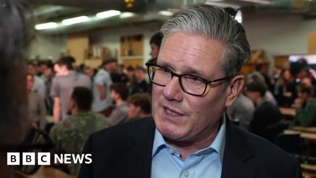 Starmer diz 'sem verificação em branco' para projeto nuclear