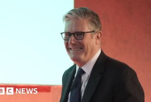 Starmer muda o tom na tentativa de reconquistar os parlamentares trabalhistas