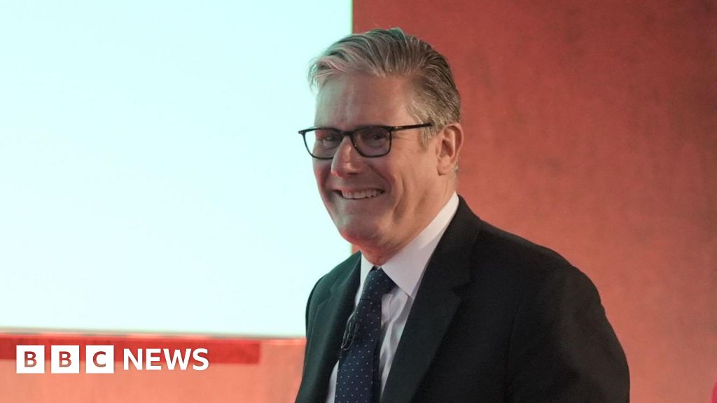 Starmer muda o tom na tentativa de reconquistar os parlamentares trabalhistas
