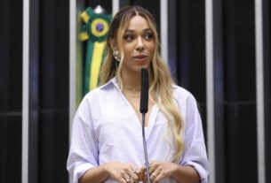 Erika Hilton apresentou pedido para retirar do PL do aborto trecho que criminaliza o procedimento em casos de violência sexual