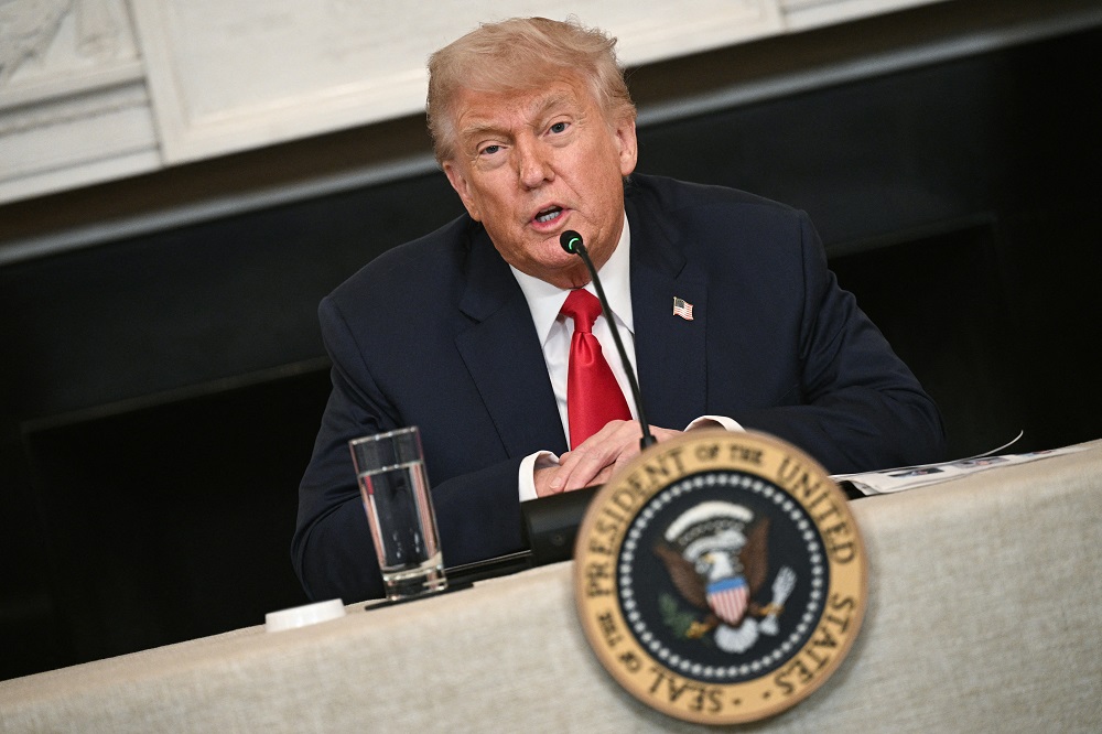 Trump afirma que EUA estão indo bem em negociações com a China
