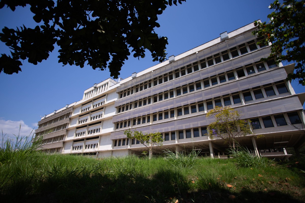 UFF abre inscrições de concurso público com 105 vagas em cargos de técnico-administrativos