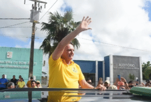 (VÍDEO)Bolsonaro visita obras de engorda da Praia de Ponta Negra