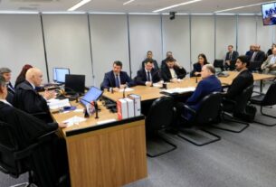 Veja como foi a acareação entre Torres e ex-comand...