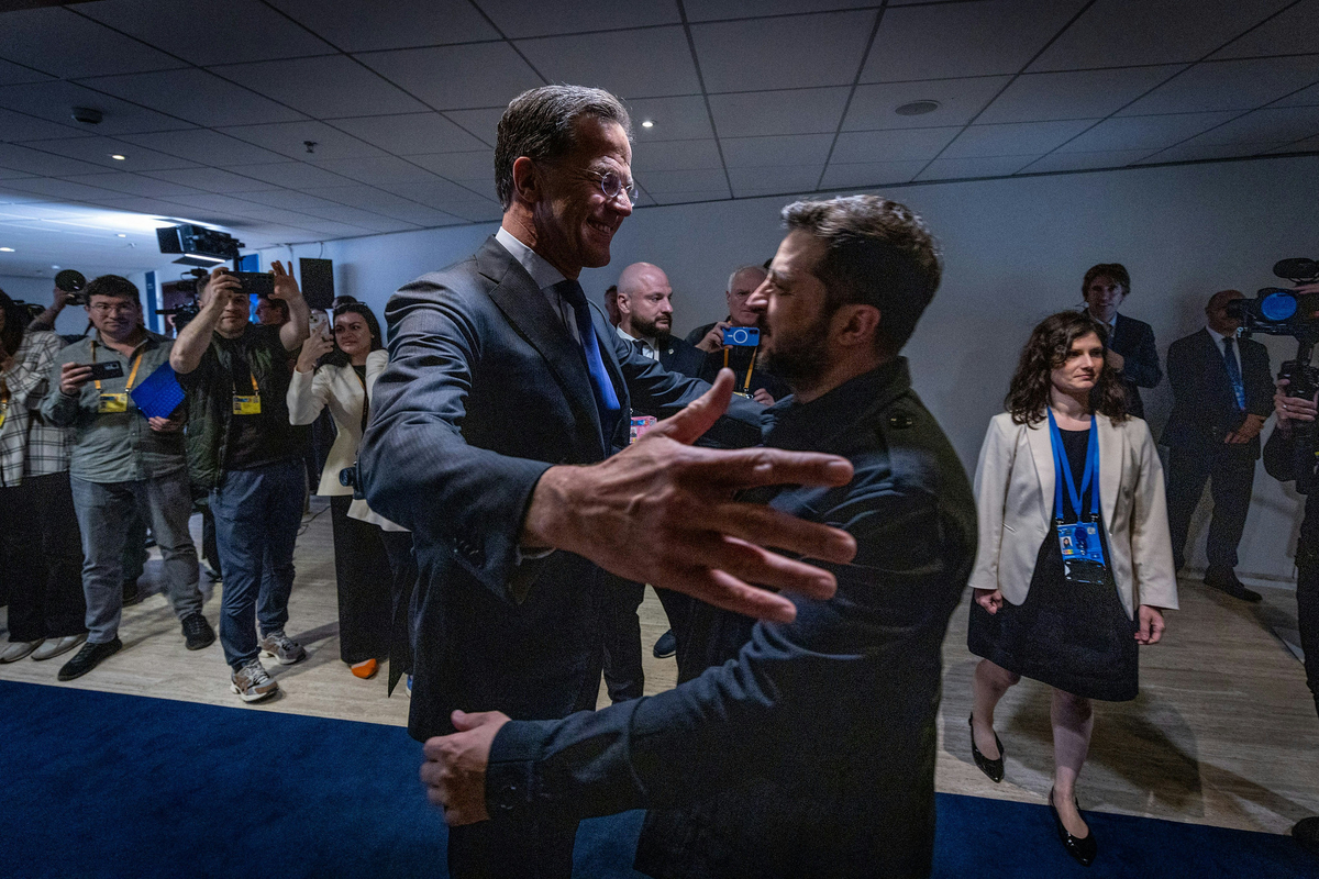 'Você está entre os amigos' - OTAN, os líderes da UE se amontoam com Zelensky antes da reunião de Trump