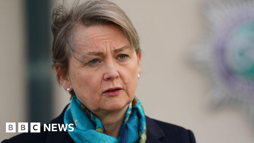 Yvette Cooper ainda concordou em acordo três dias antes de gastar revisão
