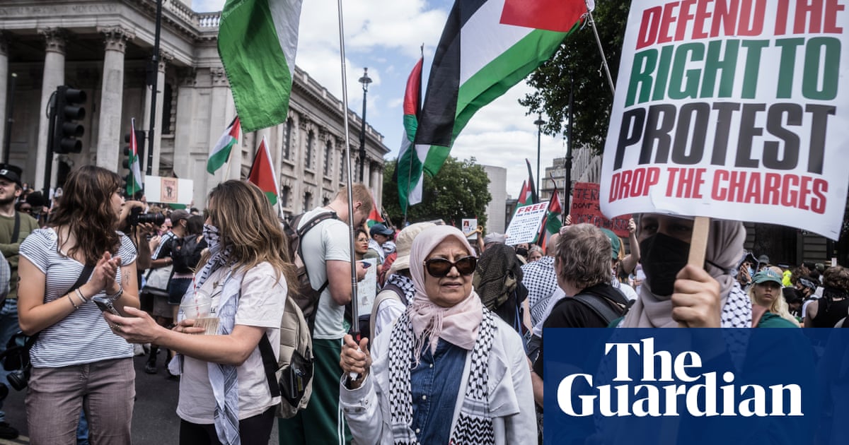 Yvette Cooper promete proibir a ação da Palestina sob leis antiterroristas | Protesto