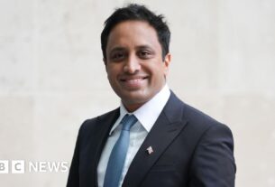 Zia Yusuf retornando à reforma do Reino Unido dois dias depois de desistir