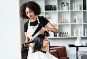 7 sinais de que seus produtos capilares estão fazendo mal à saúde