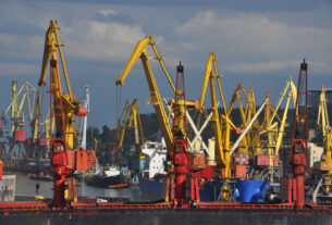 A Rússia atinge o porto de Odesa com o míssil Iskander, matando dois, tripulação estrangeira ferida