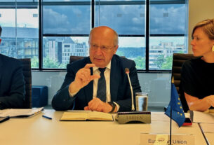 A chave do exército 'testada por batalha' da Ucrânia para a segurança européia, diz o chefe de defesa da UE