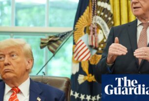 A tarifa de 10% de Trump na maioria dos bens do Reino Unido 'aqui para ficar', diz Lord Mandelson | Tarifas de Trump