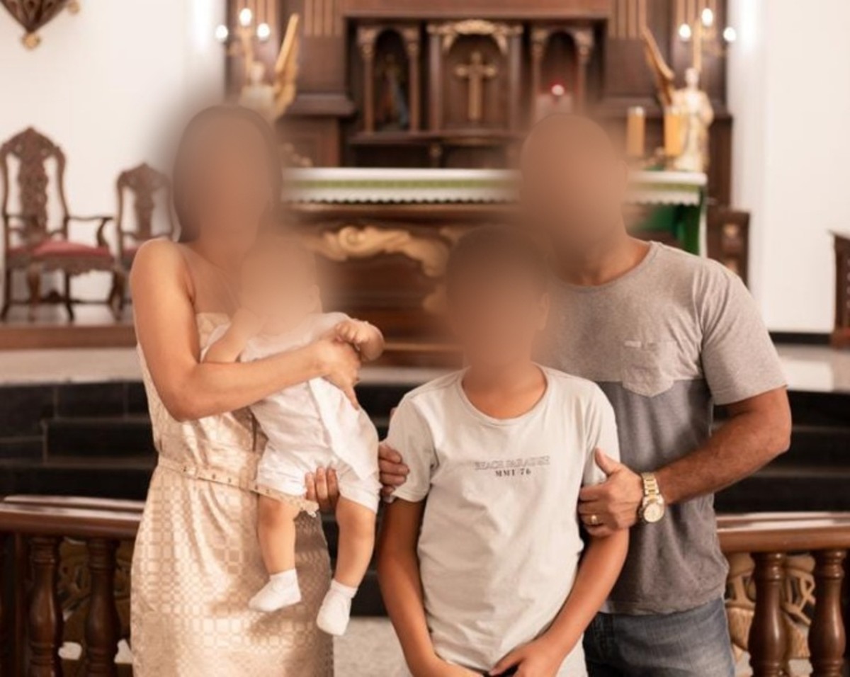 Adolescente mandou namorado colocar arma nas mãos do irmão após matar a família, diz polícia