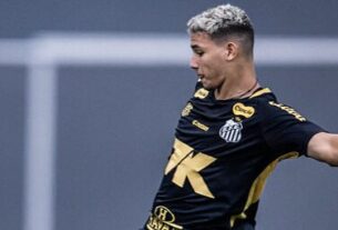 Deivid Washington treina no CT Rei Pelé visando o duelo contra o Internacional.