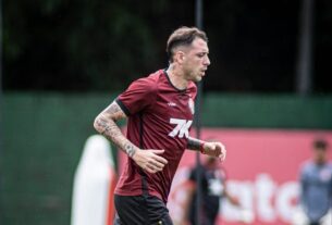 Renzo López em atividade pelo Vitória
