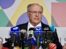 Alckmin negocia com EUA para reverter tarifa e responde críticas de montadoras