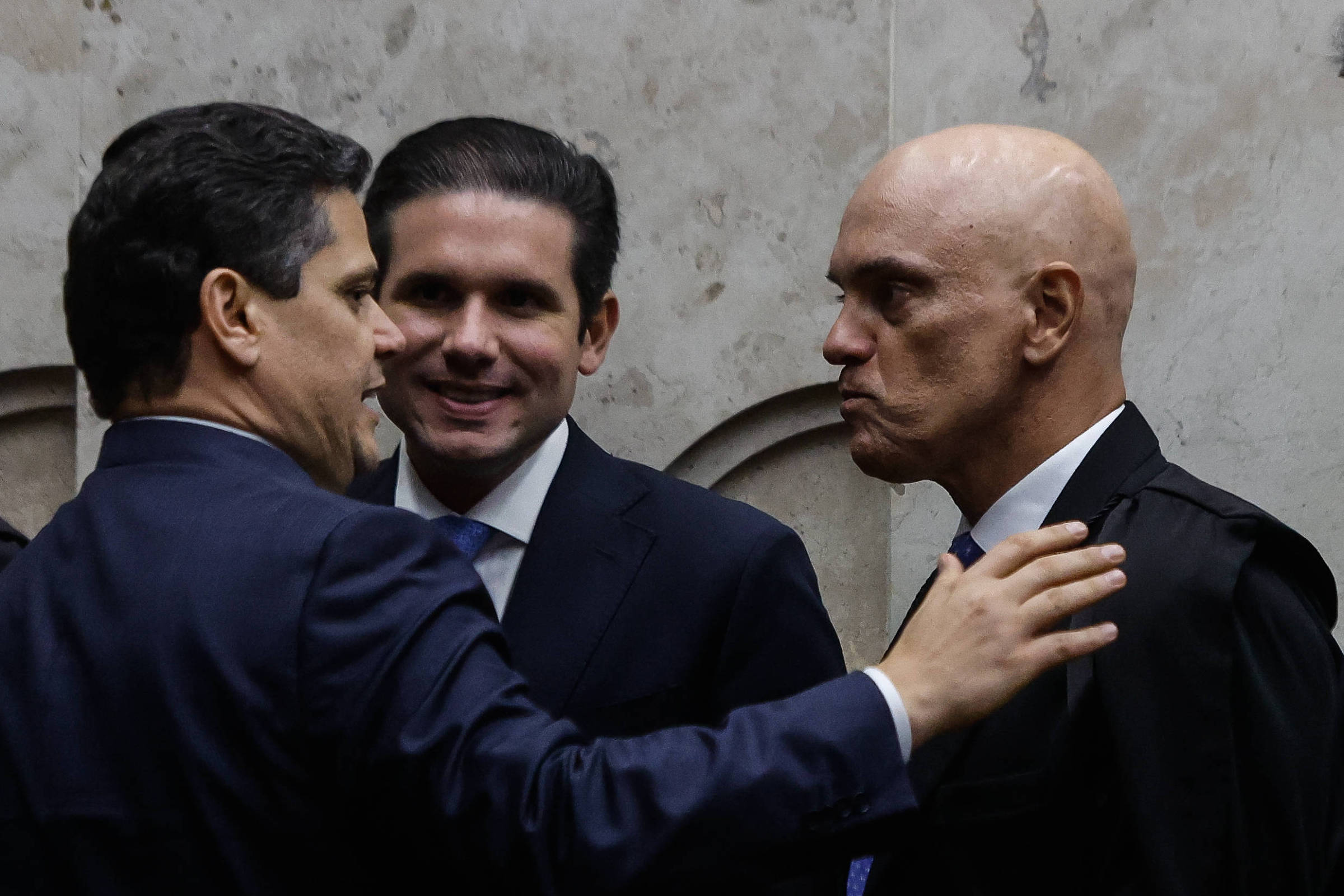Alcolumbre e Motta silenciam após tarifas de Trump - 10/07/2025 - Poder
