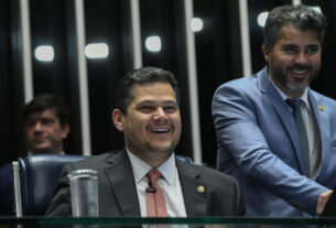 Alcolumbre rejeita pedido da oposição e mantém recesso parlamentar