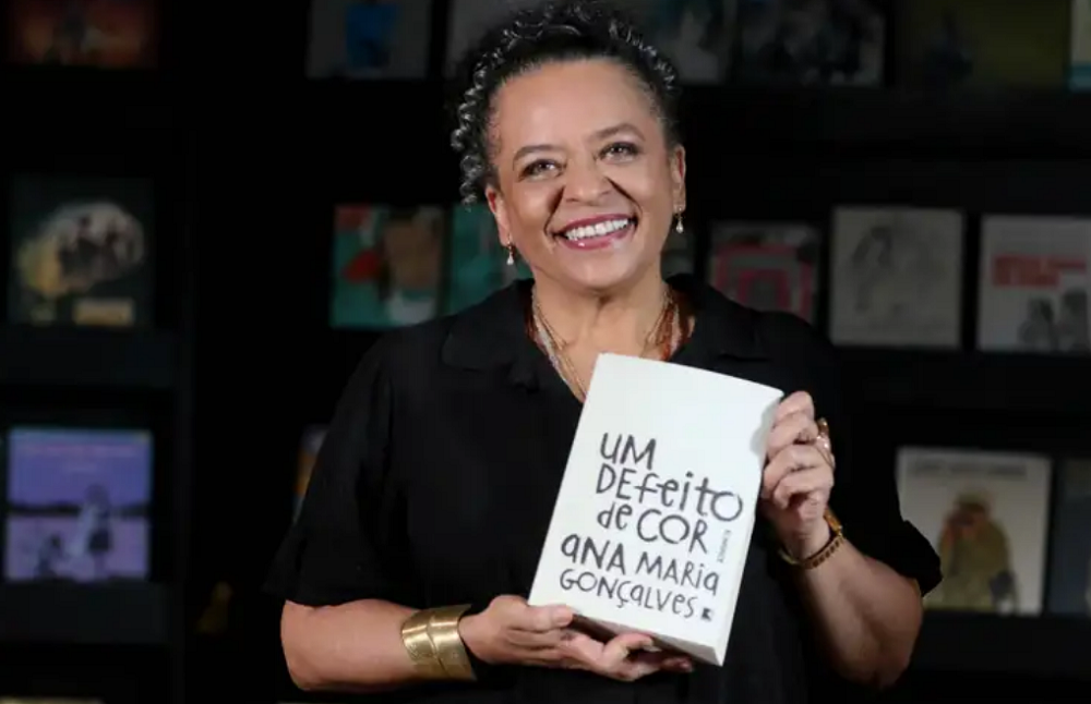 Ana Maria Gonçalves é a primeira mulher negra eleita para a Academia Brasileira de Letras
